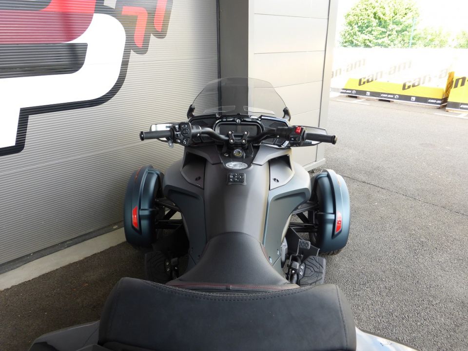 CAN-AM SPYDER F3 LIMITED SPECIAL SERIES 2023 4