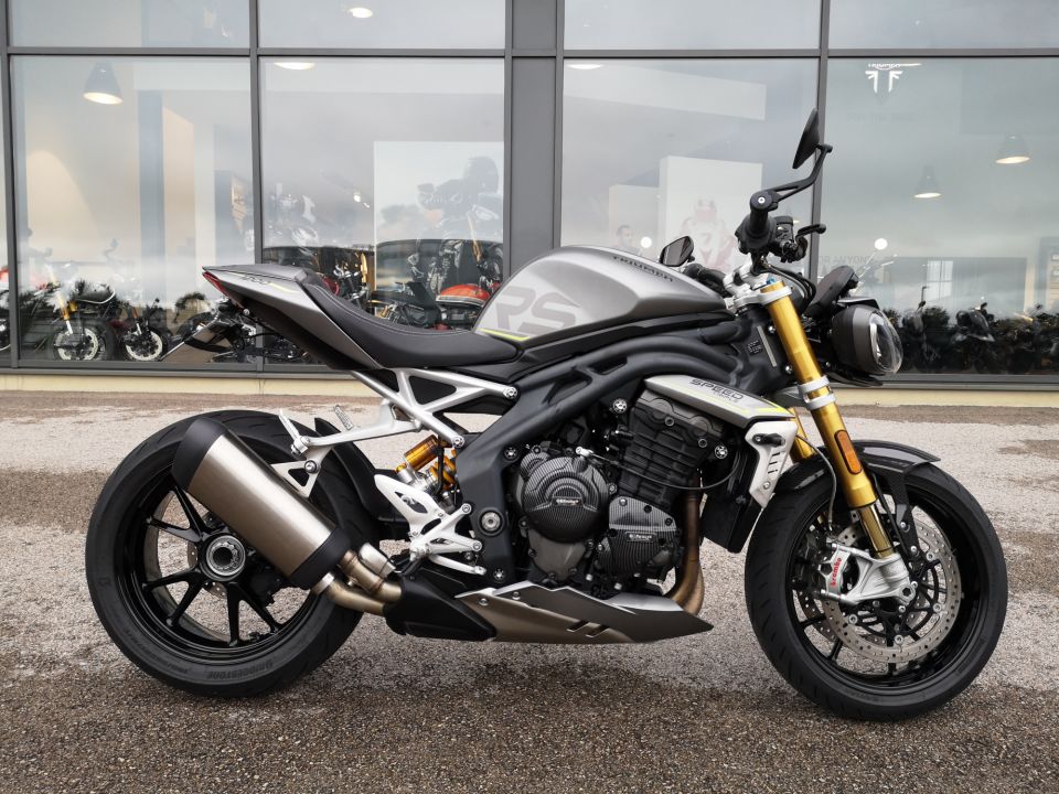 TRIUMPH SPEED TRIPLE 1200 RS 4