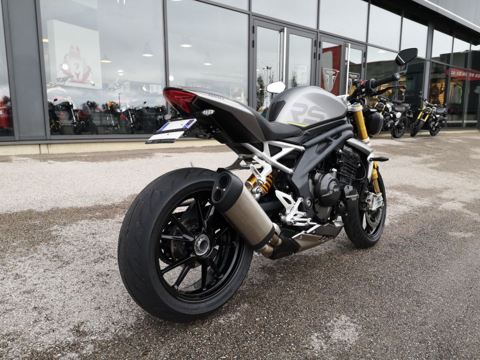 TRIUMPH SPEED TRIPLE 1200 RS 4