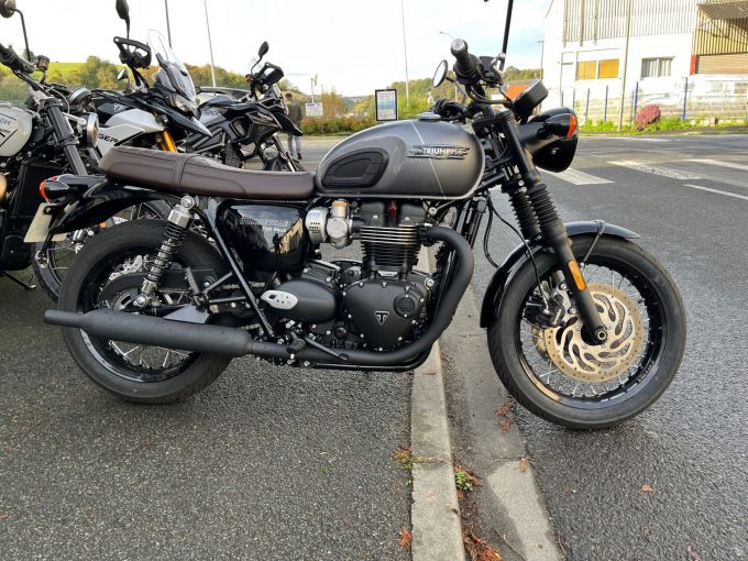 TRIUMPH Bonneville T120 Black 4