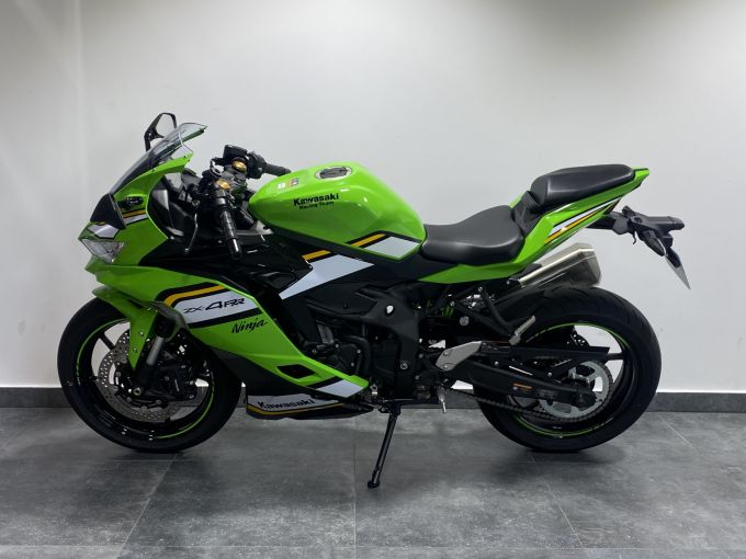 KAWASAKI ZXR-4 4
