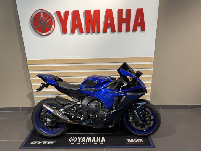 YAMAHA YZF 1000 R1 4