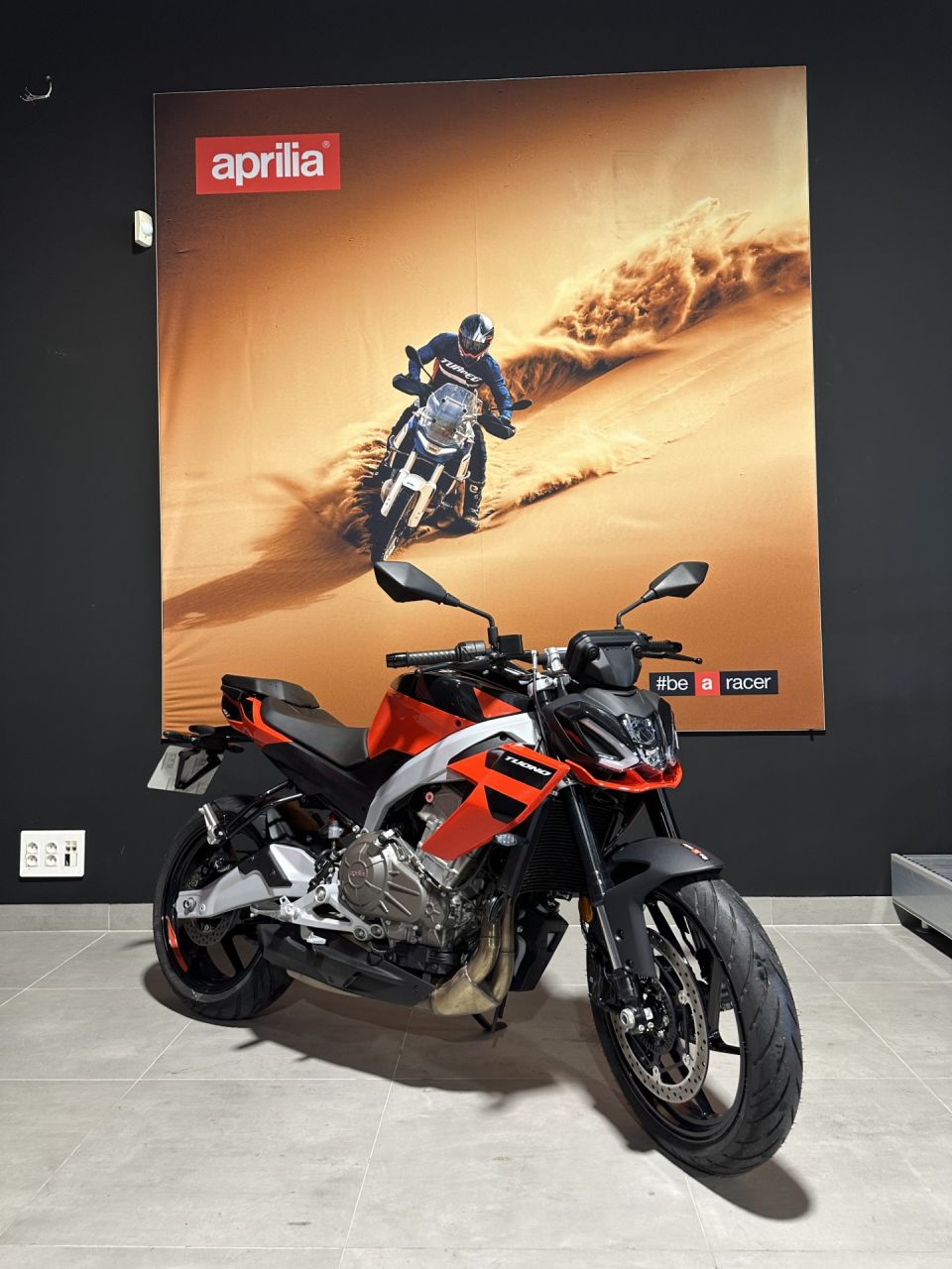 APRILIA TUONO 457 4