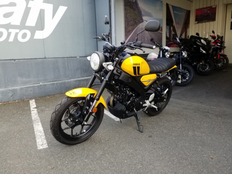 YAMAHA XSR 125 4