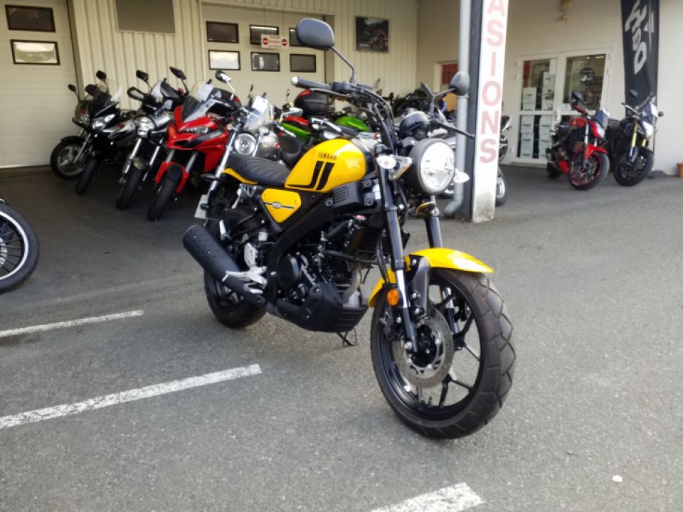 YAMAHA XSR 125 4