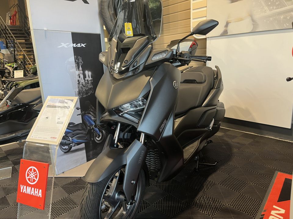 YAMAHA XMAX 300 4