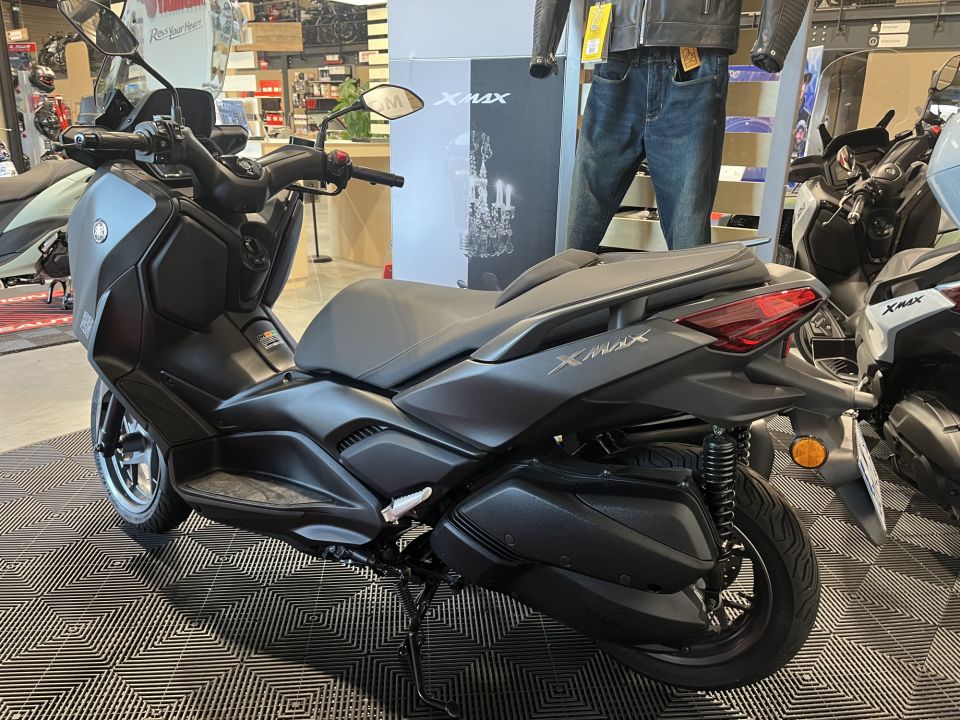 YAMAHA XMAX 300 4