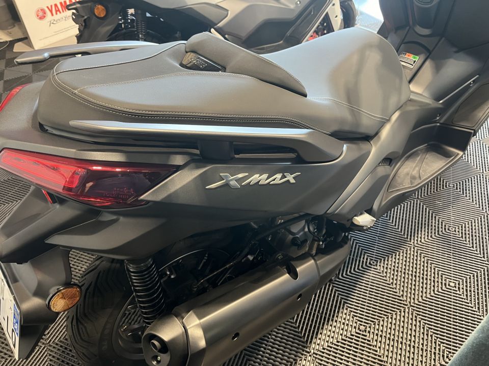 YAMAHA XMAX 300 4