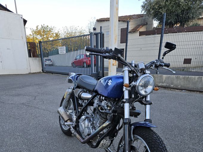 SUZUKI DR 750 4