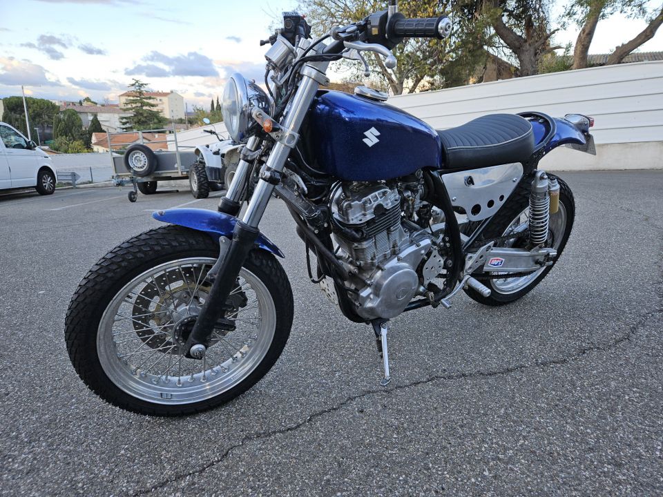 SUZUKI DR 750 4