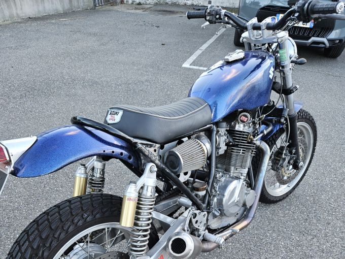 SUZUKI DR 750 4