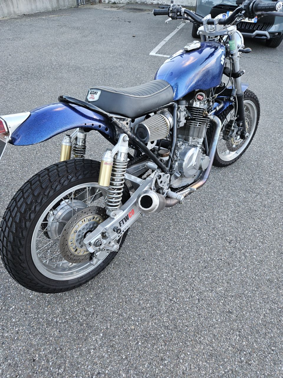 SUZUKI DR 750 4
