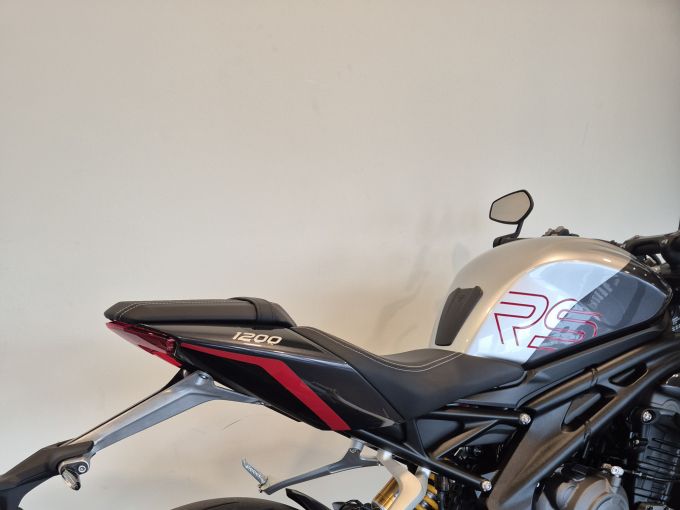 TRIUMPH SPEED TRIPLE 1200 RS 4