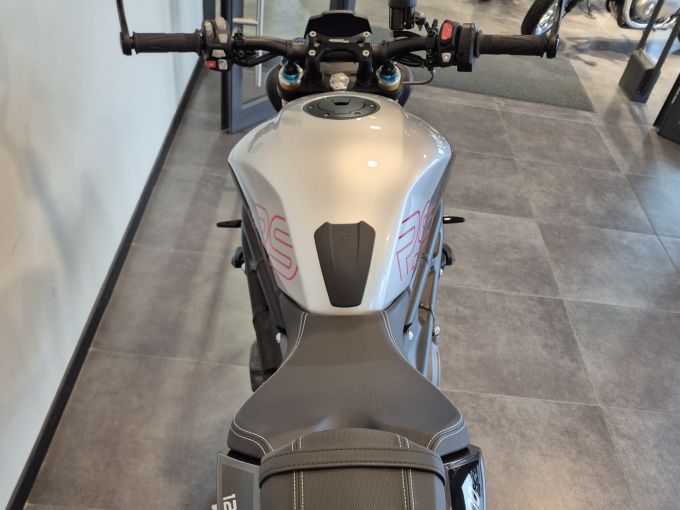 TRIUMPH SPEED TRIPLE 1200 RS 4