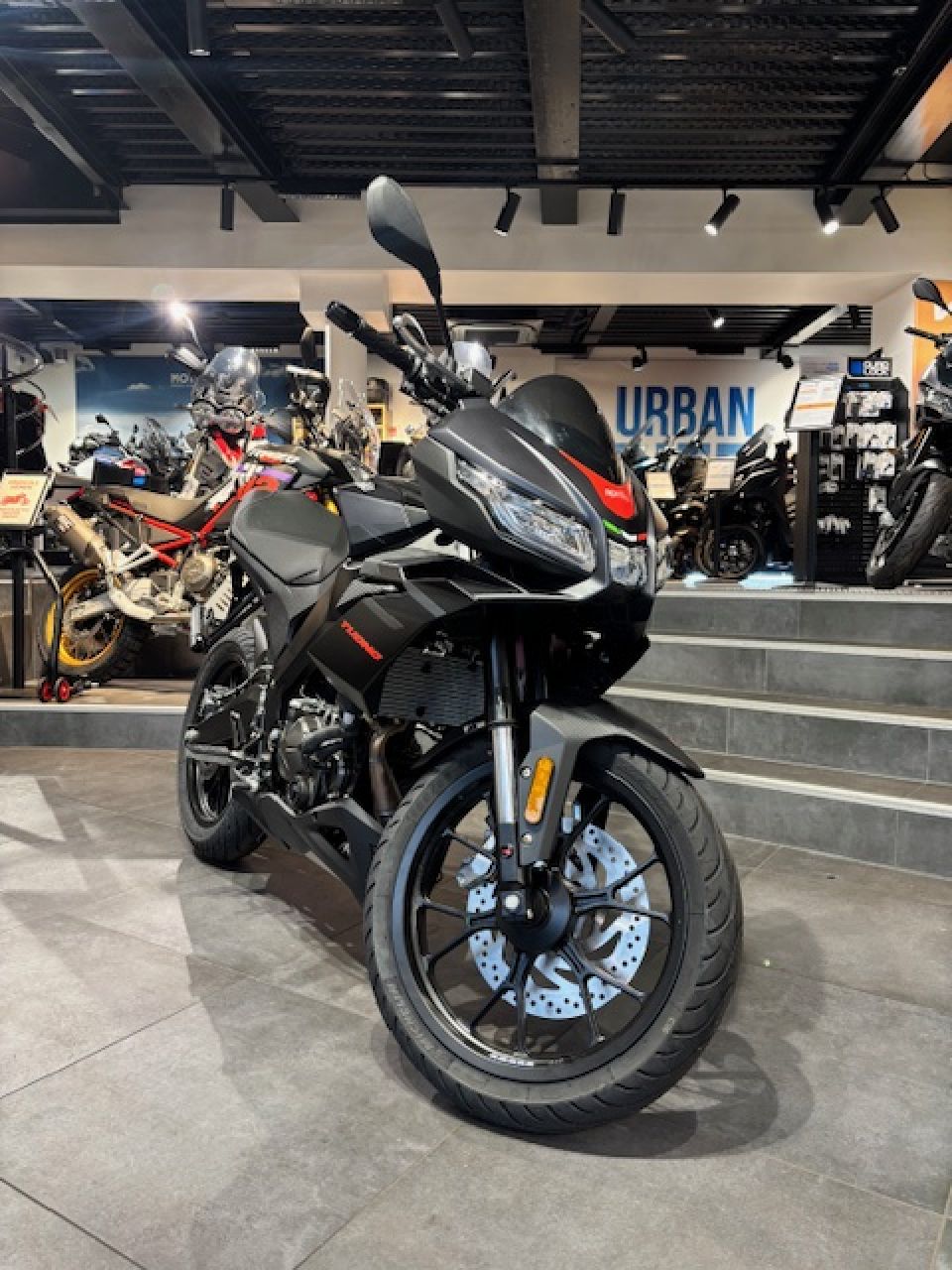 APRILIA TUONO 125 ABS 4