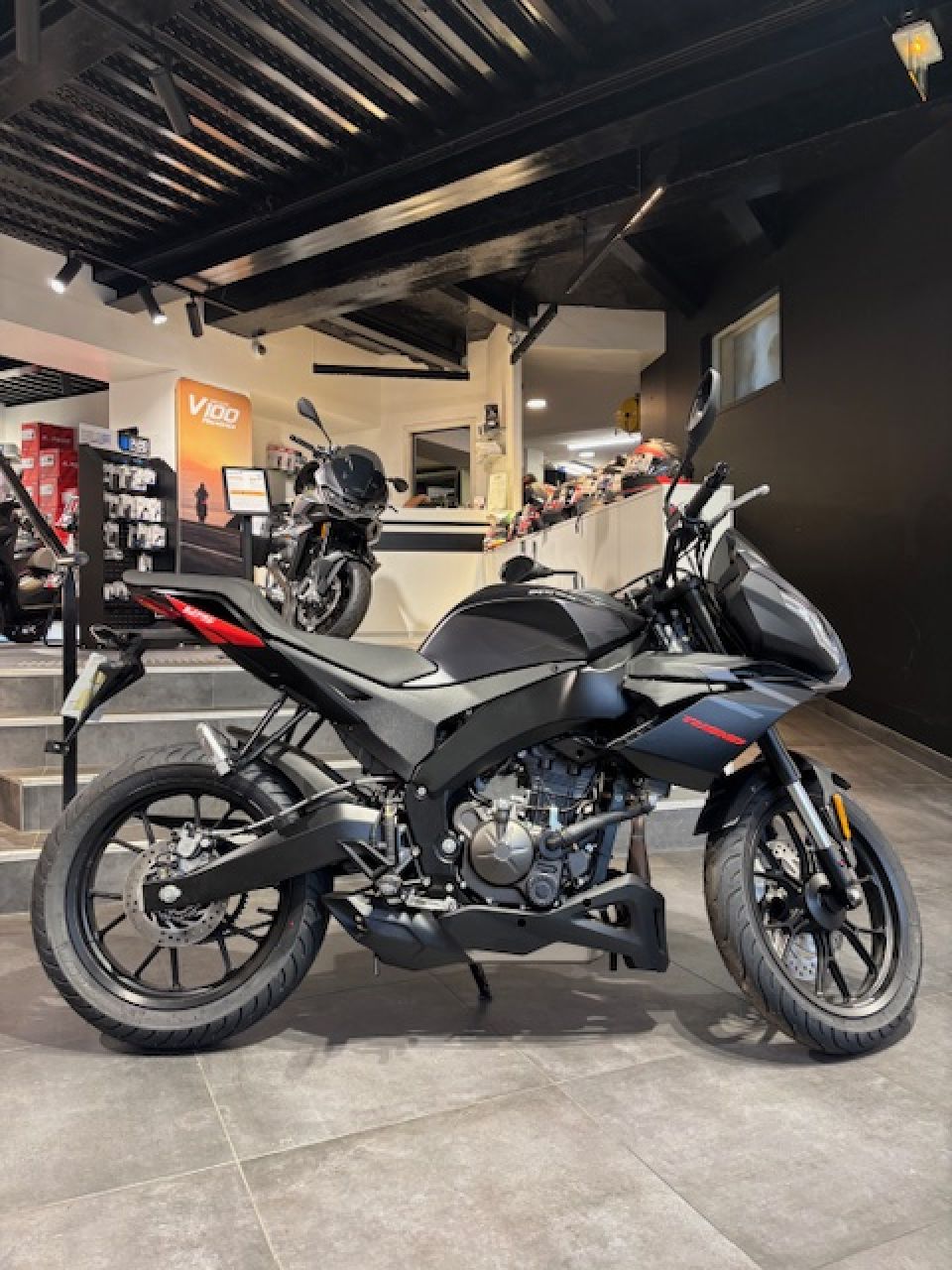 APRILIA TUONO 125 ABS 4