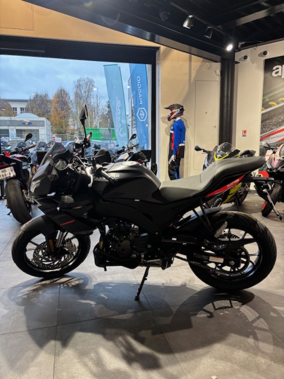 APRILIA TUONO 125 ABS 4