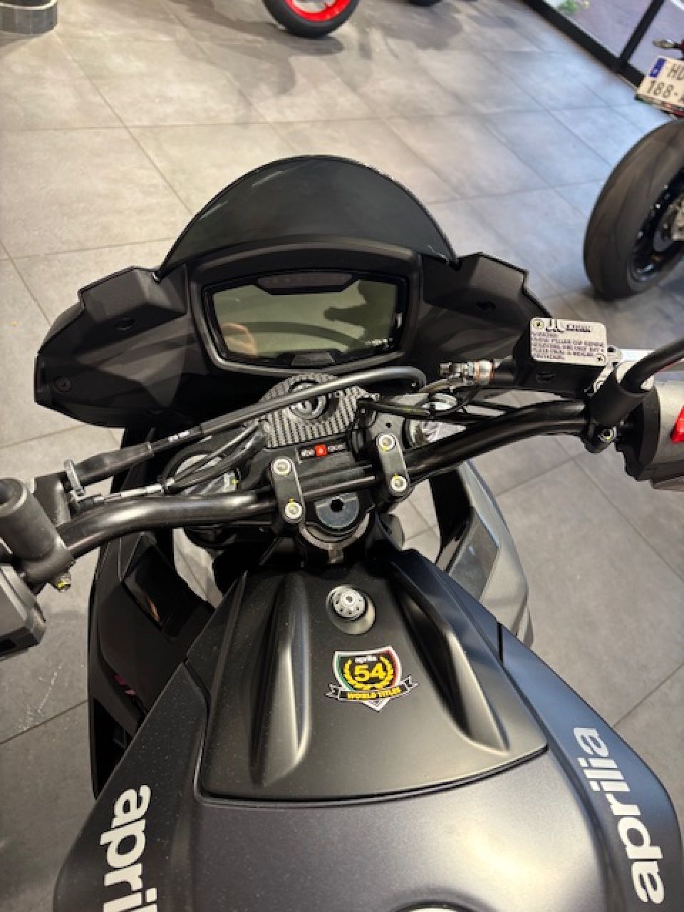 APRILIA TUONO 125 ABS 4