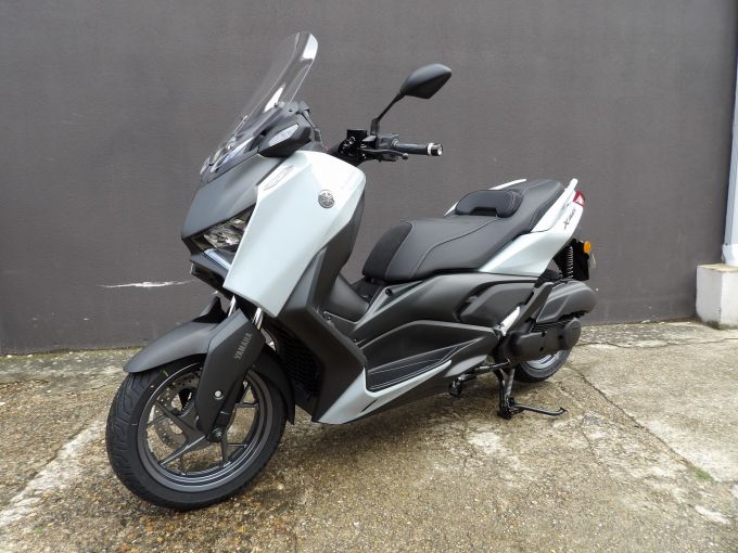 YAMAHA XMAX 125 TECH MAX 4