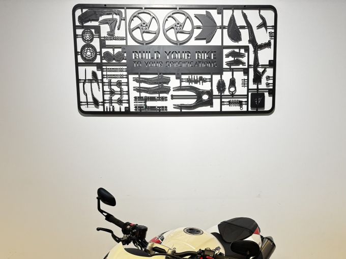 TRIUMPH SPEED TRIPLE 1050 RS 4