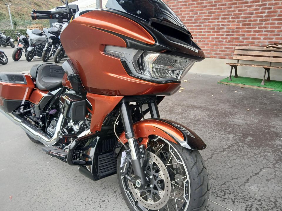 HARLEY-DAVIDSON TOURING ROAD GLIDE 1977 CVO 4