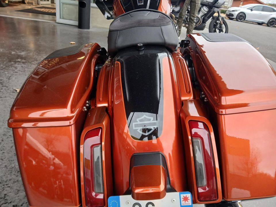 HARLEY-DAVIDSON TOURING ROAD GLIDE 1977 CVO 4