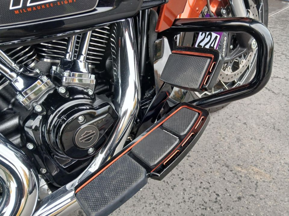 HARLEY-DAVIDSON TOURING ROAD GLIDE 1977 CVO 4