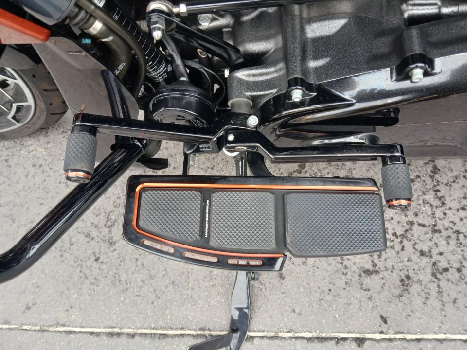 HARLEY-DAVIDSON TOURING ROAD GLIDE 1977 CVO 4