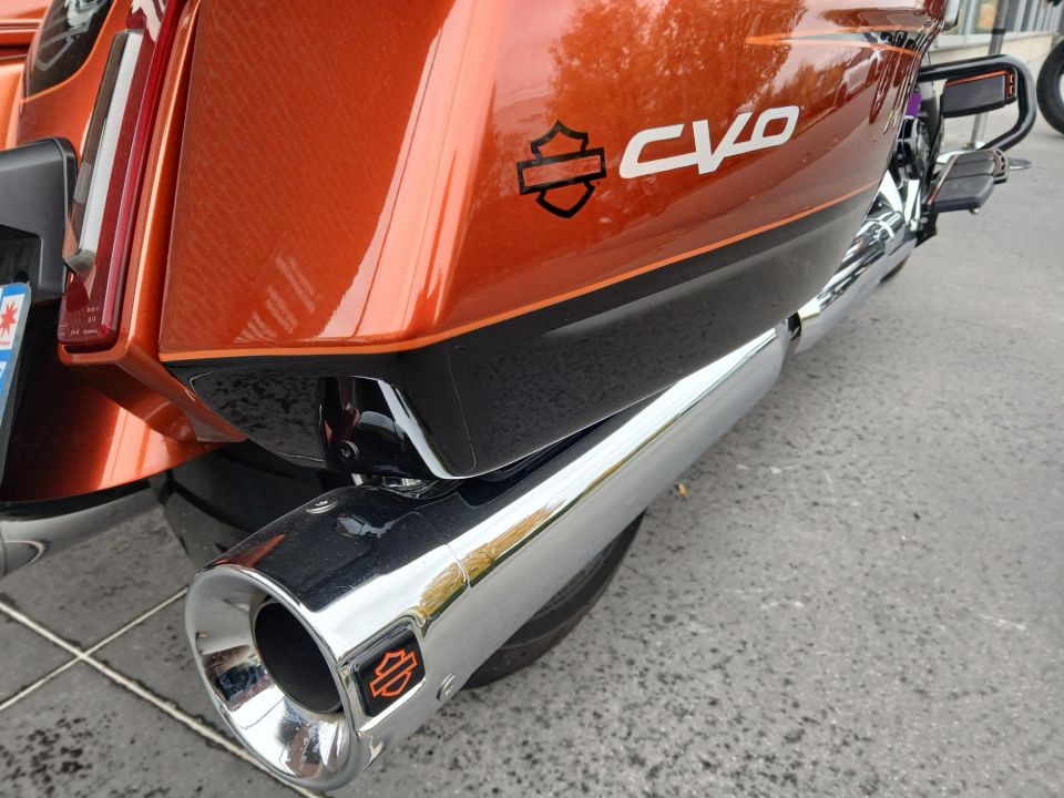 HARLEY-DAVIDSON TOURING ROAD GLIDE 1977 CVO 4