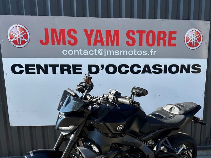 YAMAHA MT-09 4