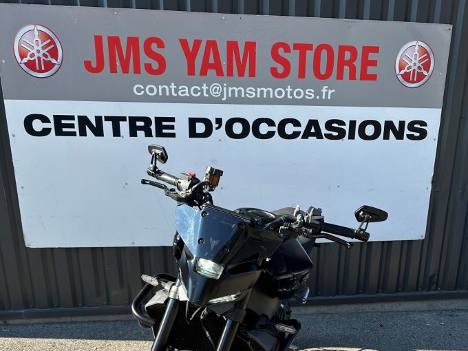 YAMAHA MT-09 4