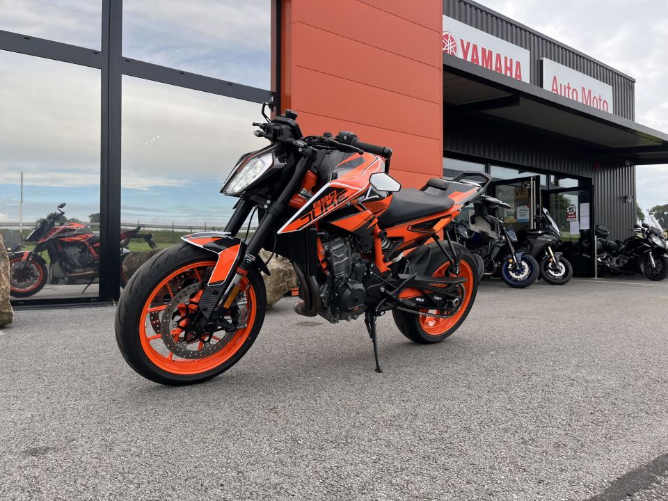 KTM 890 DUKE 4