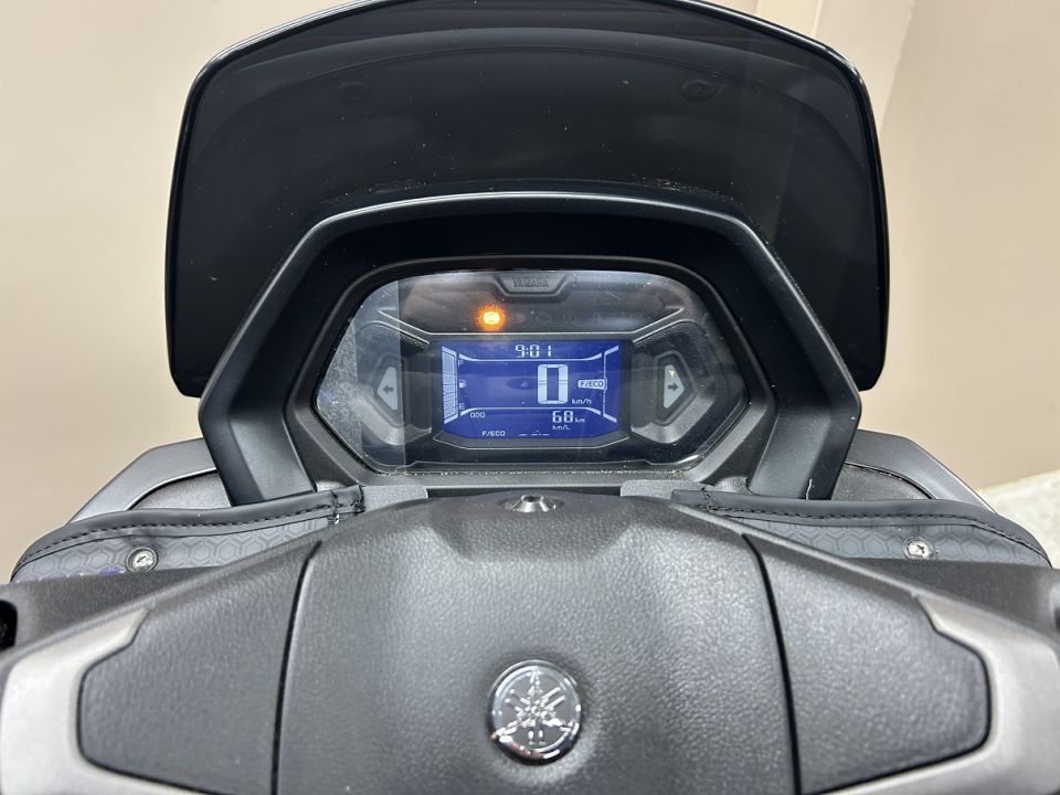 YAMAHA NMAX 125 4
