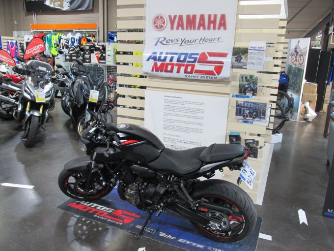 YAMAHA 700  MT 07 (permis A2) 4