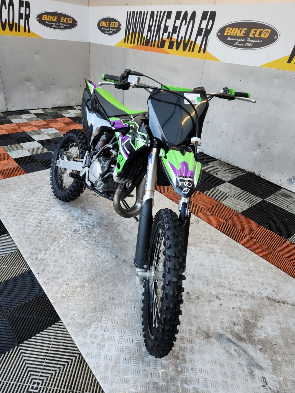 KAWASAKI KX 4