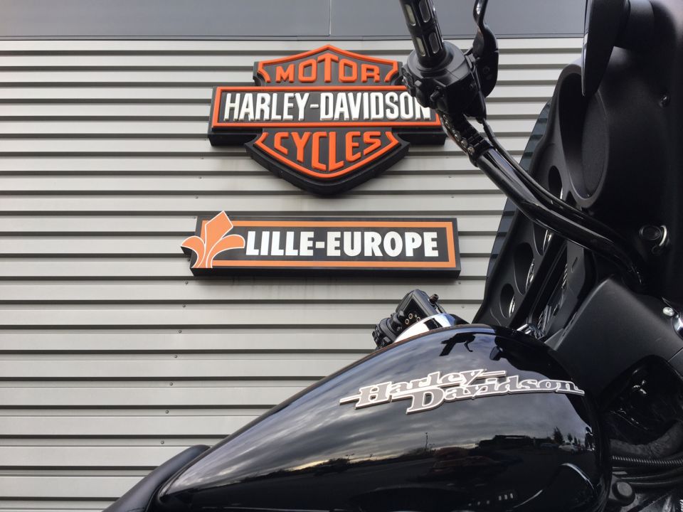 HARLEY-DAVIDSON TOURING STREET GLIDE 1690 SPECIAL 4