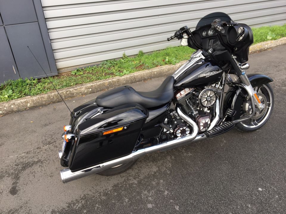 HARLEY-DAVIDSON TOURING STREET GLIDE 1690 SPECIAL 4