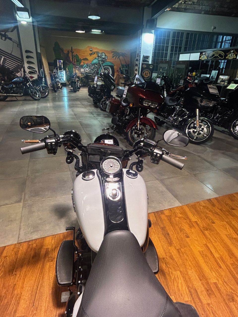 HARLEY-DAVIDSON TRIKE FREEWHEELER 1868 4