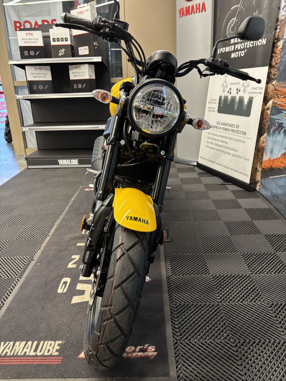 YAMAHA XSR 125 4