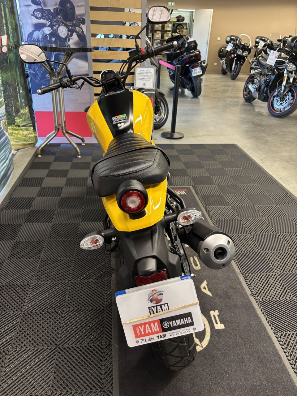 YAMAHA XSR 125 4