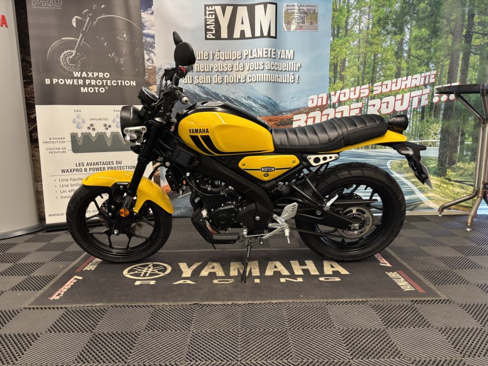 YAMAHA XSR 125 4