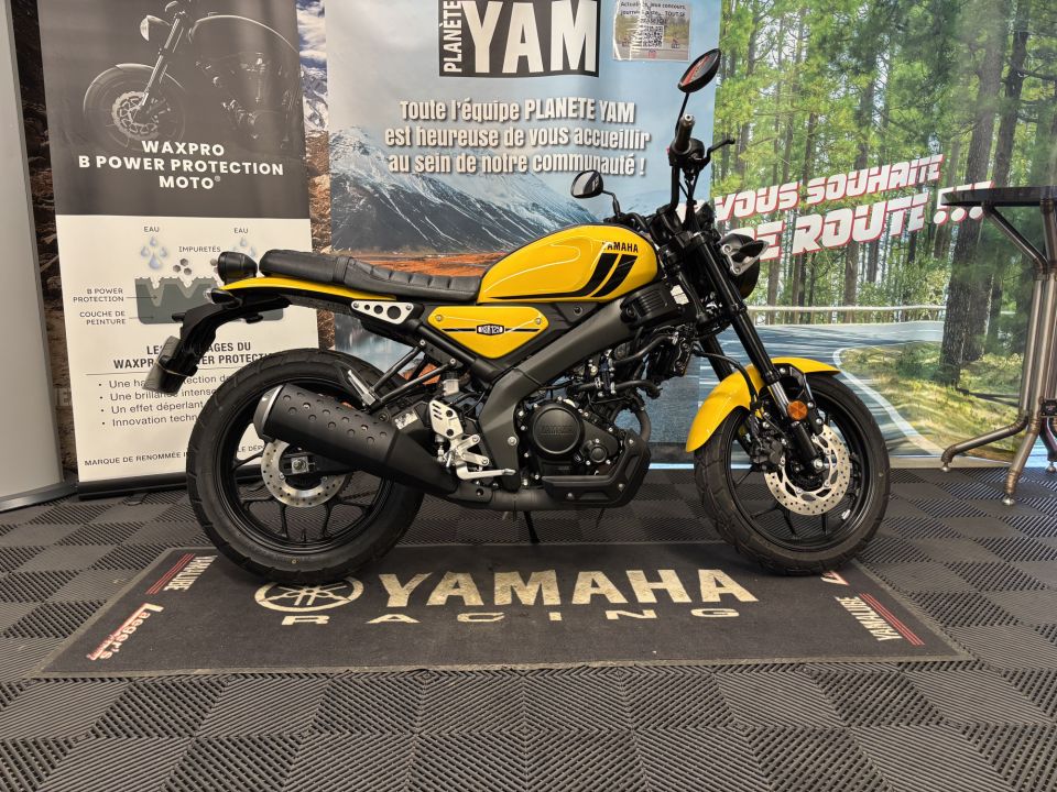 YAMAHA XSR 125 4