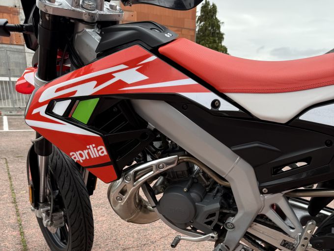 APRILIA SX 50 FACTORY 4