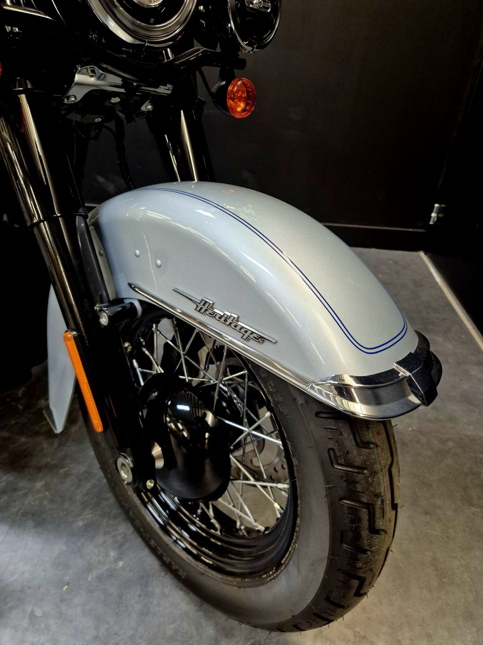 HARLEY-DAVIDSON SOFTAIL HERITAGE 1868 4