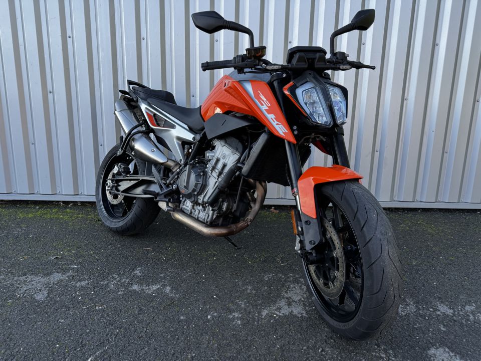 KTM 790 DUKE 4