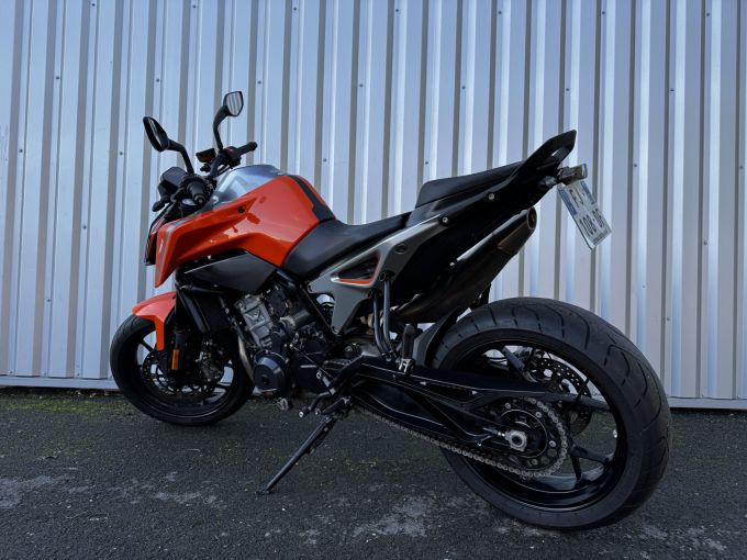 KTM 790 DUKE 4