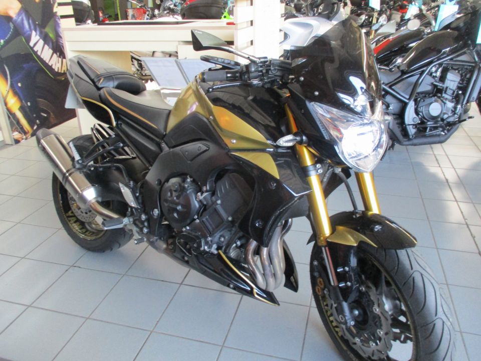 YAMAHA FZ8 N SPR 4