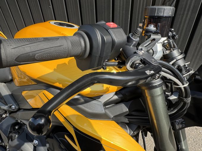 TRIUMPH STREET TRIPLE 765 RS 4