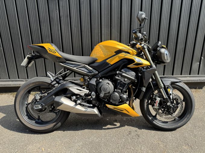 TRIUMPH STREET TRIPLE 765 RS 4
