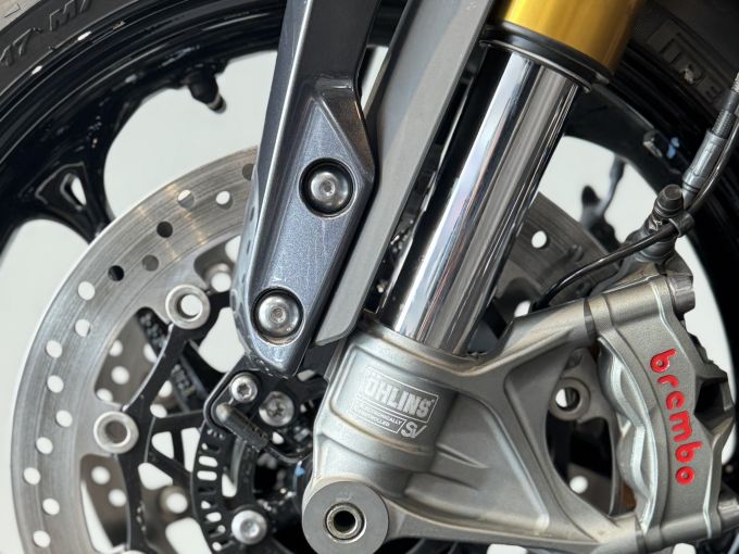 TRIUMPH SPEED TRIPLE 1200 RS 4